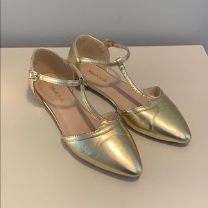 ModCloth Heartbeat T-strap Flats